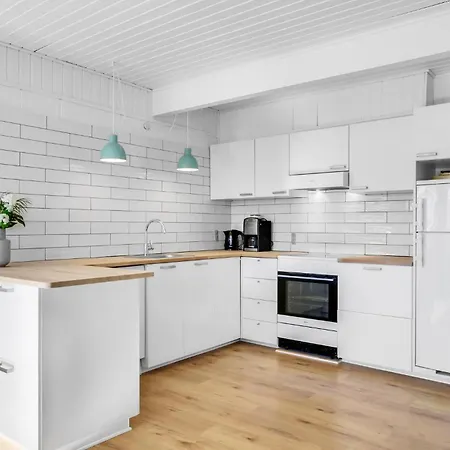 4 Bedroom Awesome In Casa de Férias *