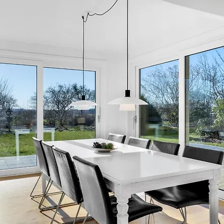 4 Bedroom Awesome In *