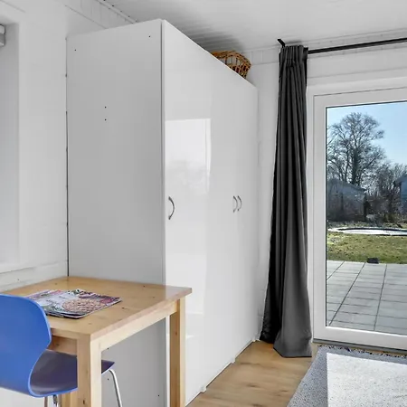 4 Bedroom Awesome In Casa de Férias