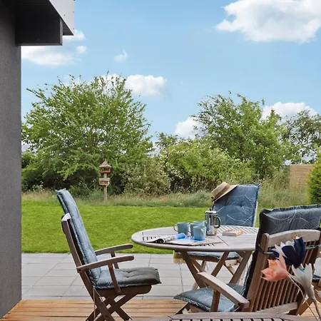 Prázdninový dům 4 Bedroom Awesome In Dronningmølle